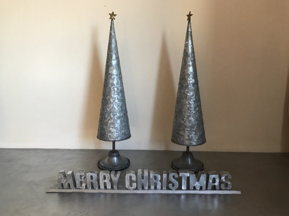 merry christmas tree sculpture