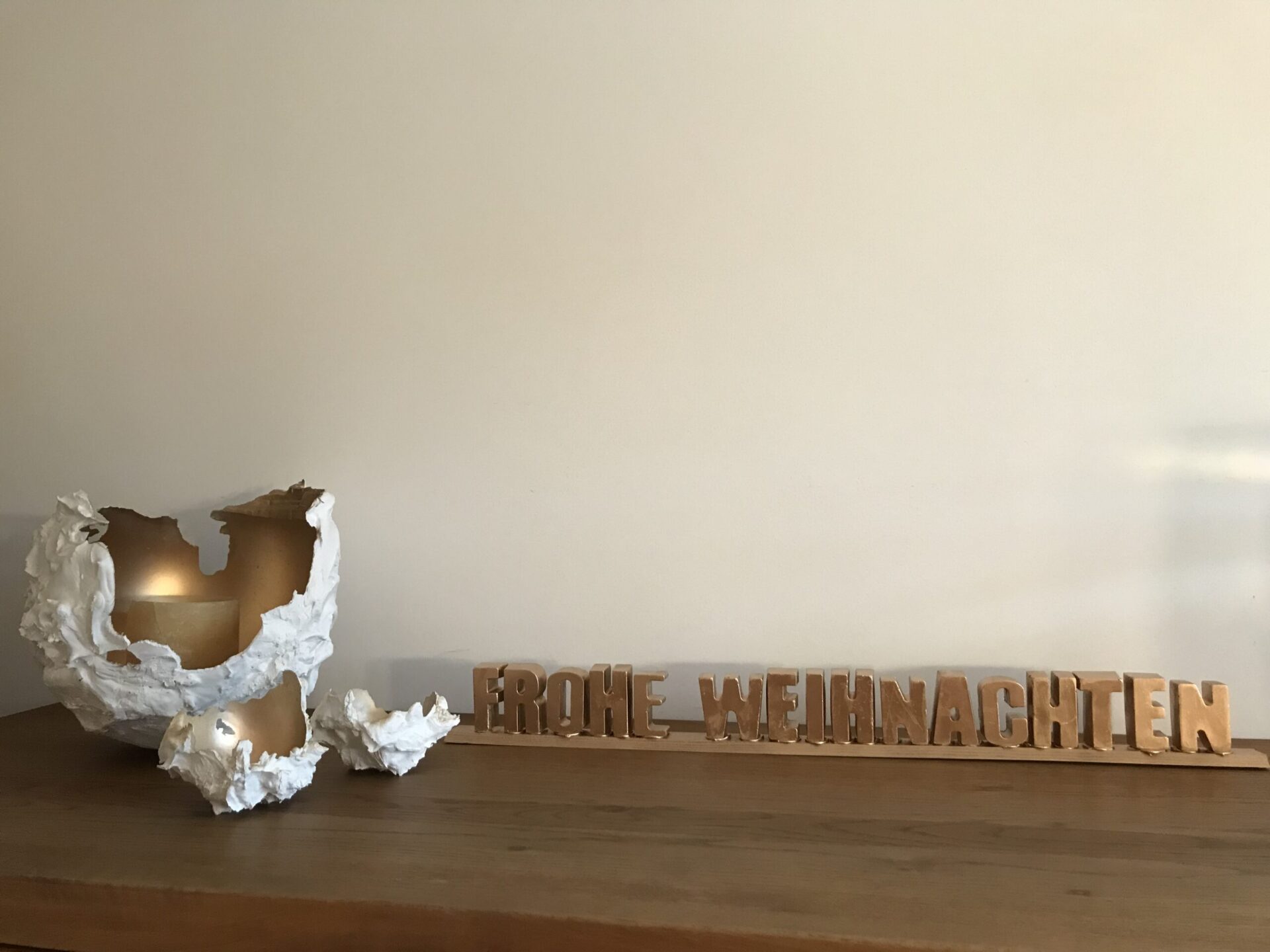 frohe weihnachten sculpture